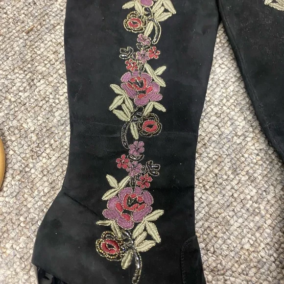 Black Floral Embroidered Heeled Boots - Picture 2 of 9